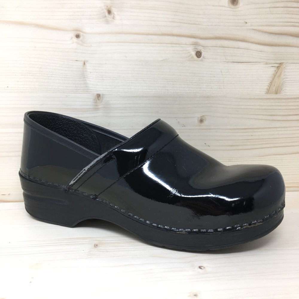 Dansko Nursing Clogs Glossy Black
